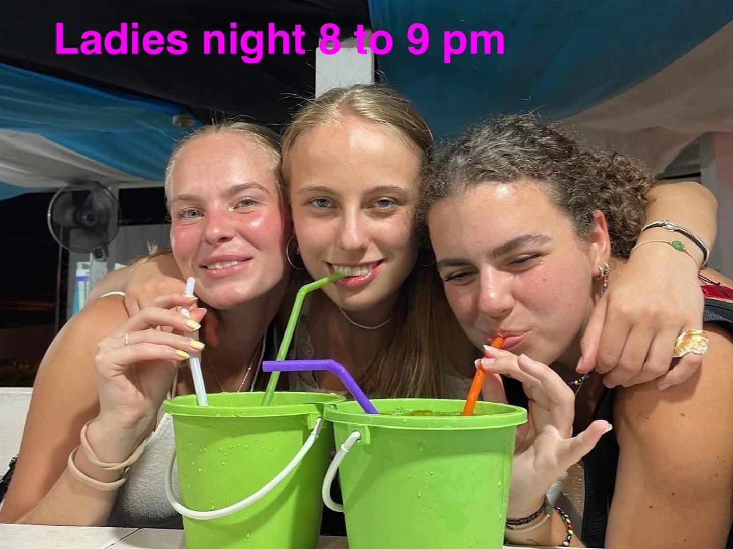 Arena Boutique Hotel Female Only トンサラ エクステリア 写真
